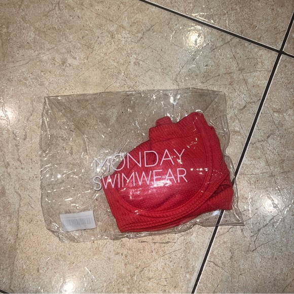 Monday swimwear clovelly top sangria crinkle - Picture 6 of 6